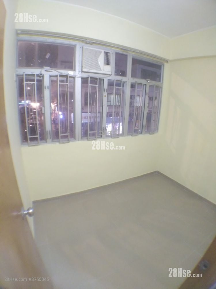 新蒲崗富源街唐樓低層 Rental 1 Bedroom , 1 Bathroom 250 ft²