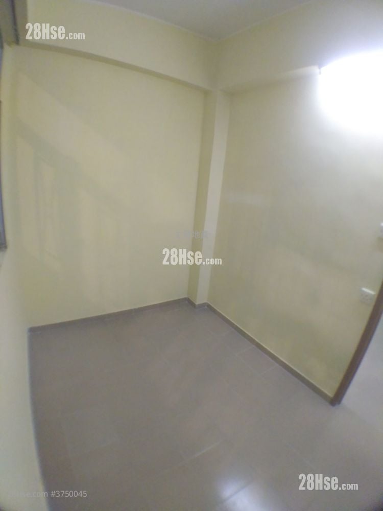 新蒲崗富源街唐樓低層 Rental 1 Bedroom , 1 Bathroom 250 ft²