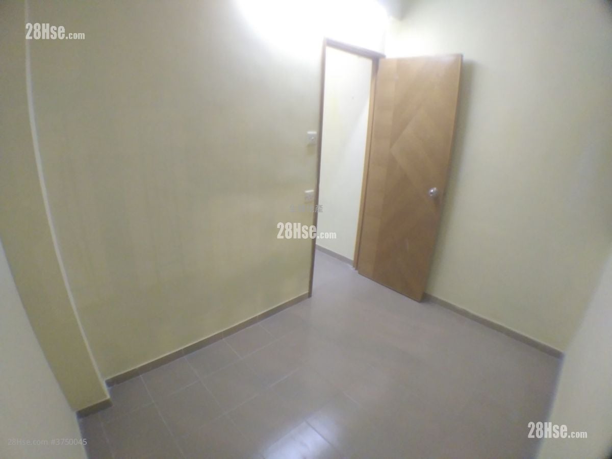 新蒲崗富源街唐樓低層 Rental 1 Bedroom , 1 Bathroom 250 ft²
