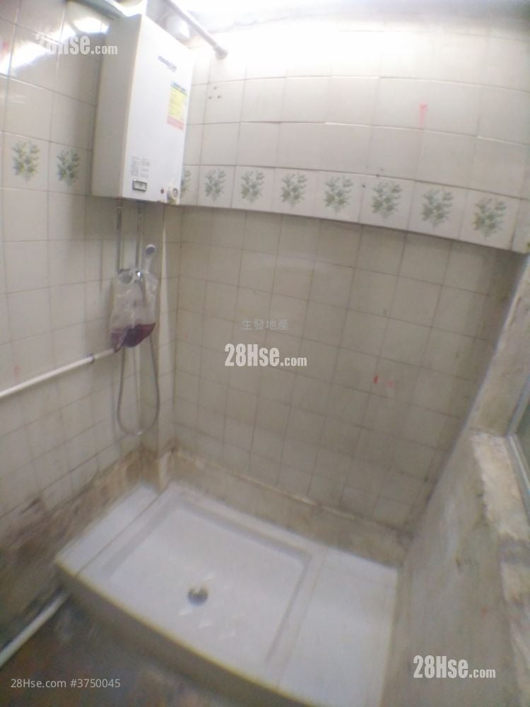 新蒲崗富源街唐樓低層 Rental 1 Bedroom , 1 Bathroom 250 ft²