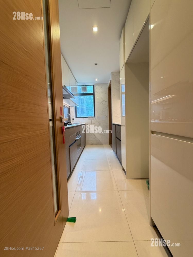 The Bloomsway Rental 4 Bedrooms , 3 Bathrooms 1,006 ft²