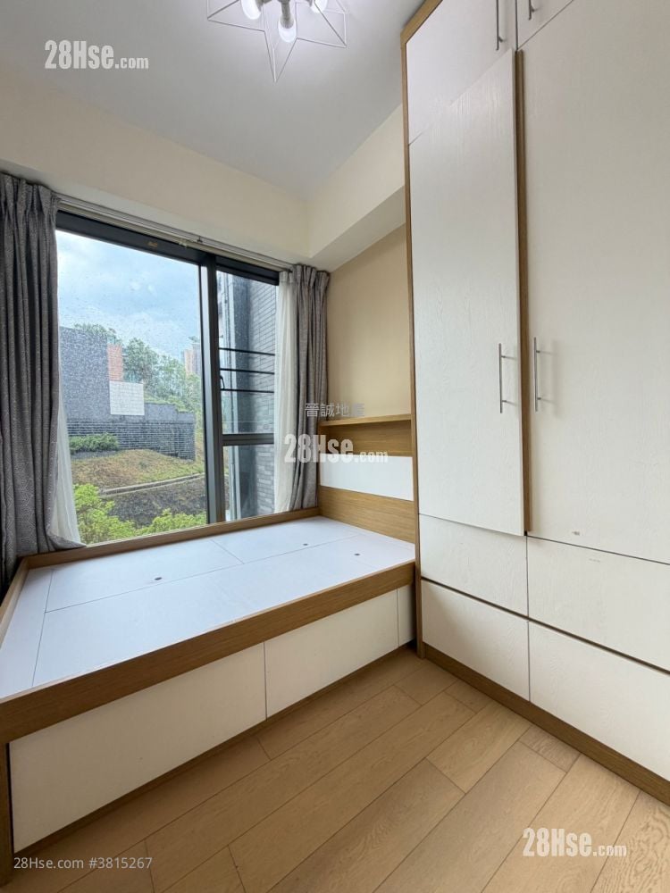 The Bloomsway Rental 4 Bedrooms , 3 Bathrooms 1,006 ft²