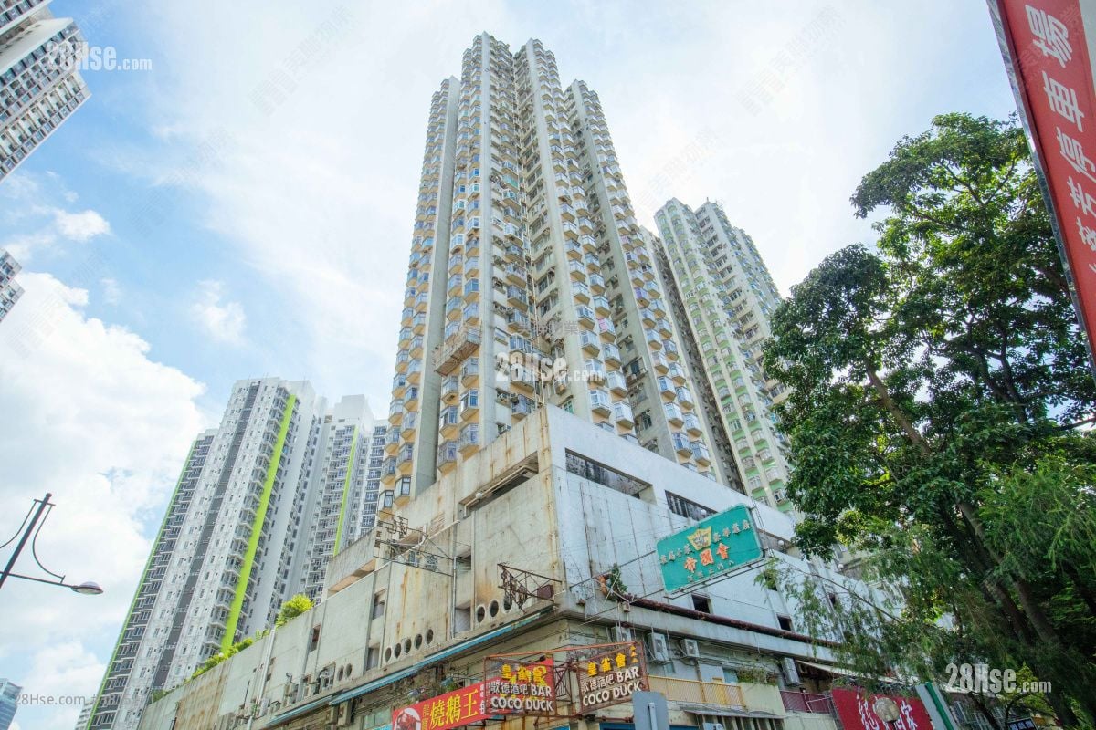 Kwai Fong Terrace Sell 2 Bedrooms , 1 Bathroom 415 ft²