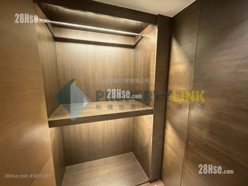 南北行大廈 售盤 2 房 , 3 浴室 923 平方呎