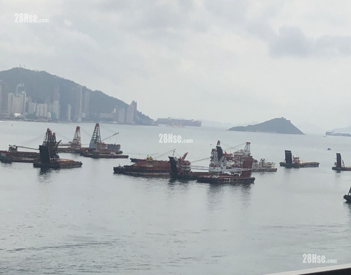 One Silversea Rental 3 Bedrooms , 2 Bathrooms 665 ft²