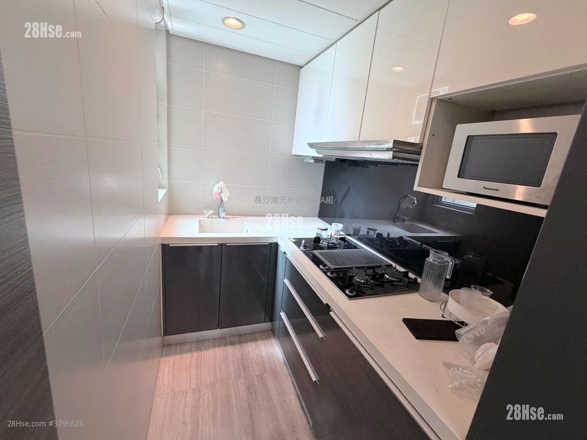 The Sparkle Sell 2 Bedrooms , 1 Bathroom 422 ft²