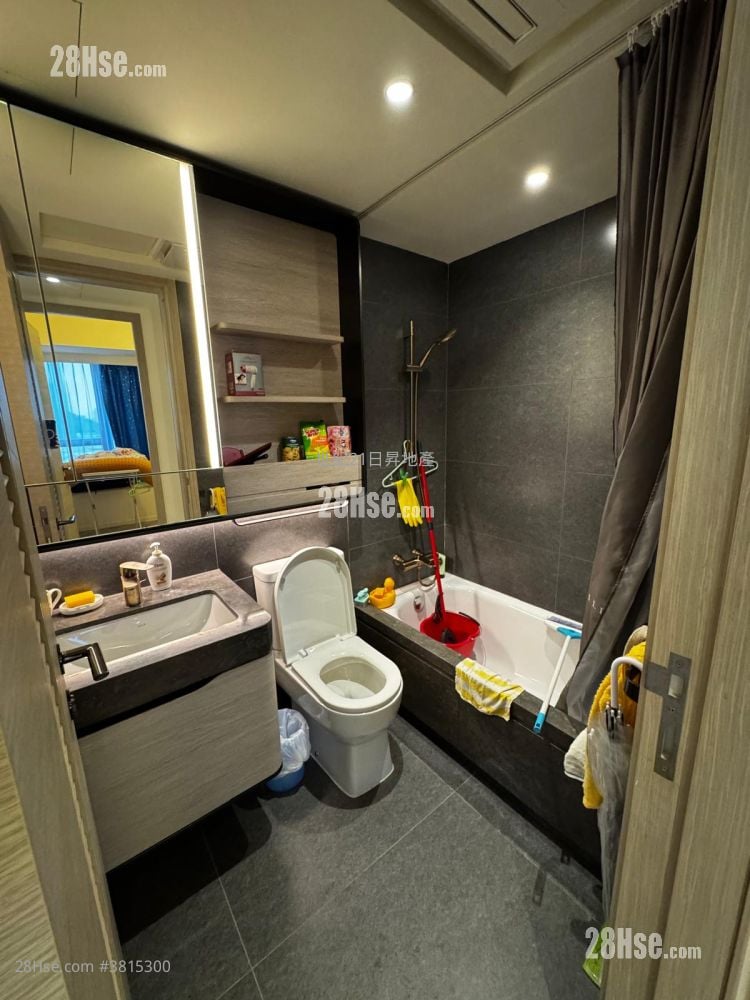 浴室: 柏蔚山 租盘 2 房 , 1 浴室 678 平方尺
