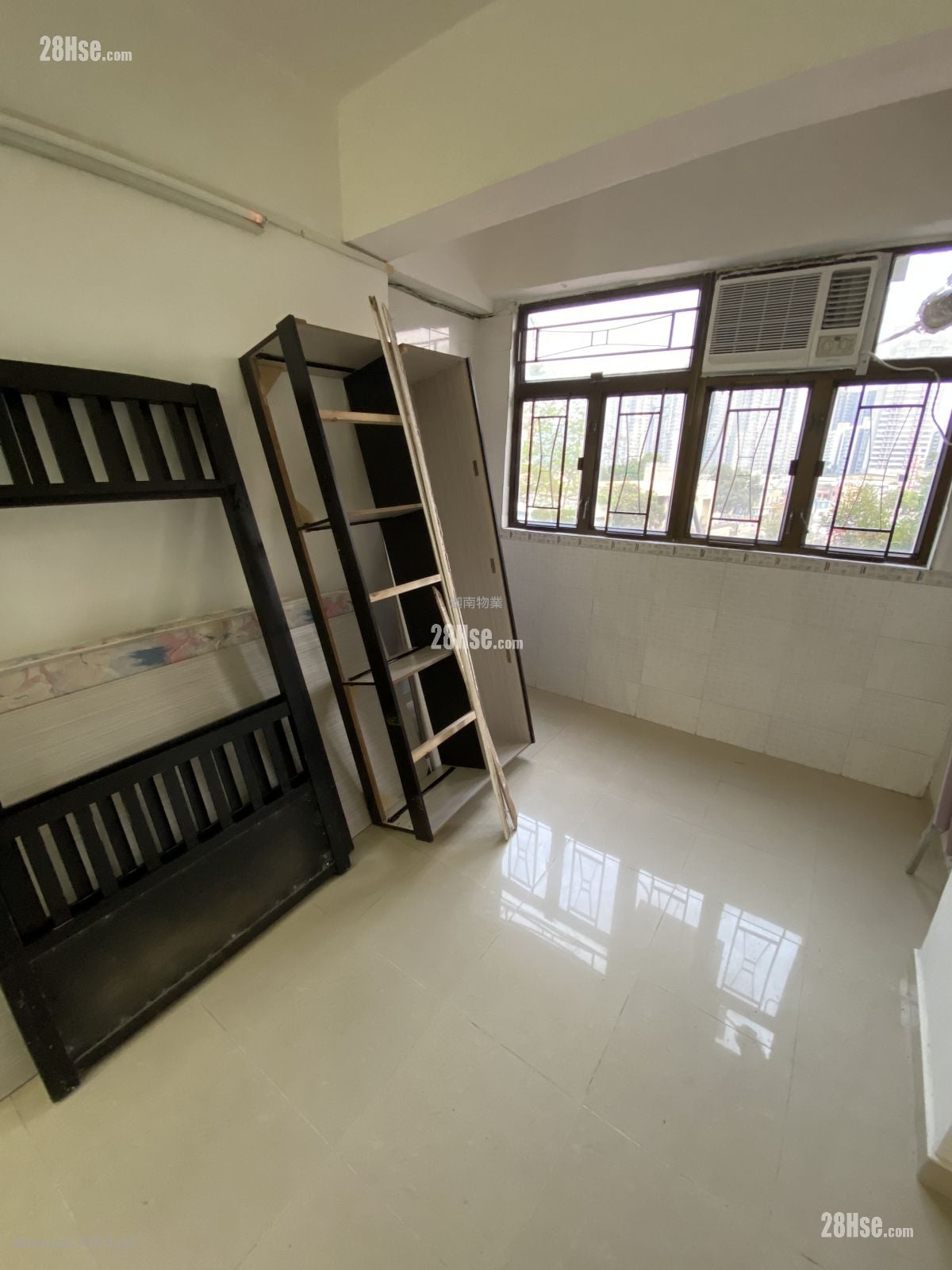 Chinese Mansion Rental 1 Bathroom 190 ft²
