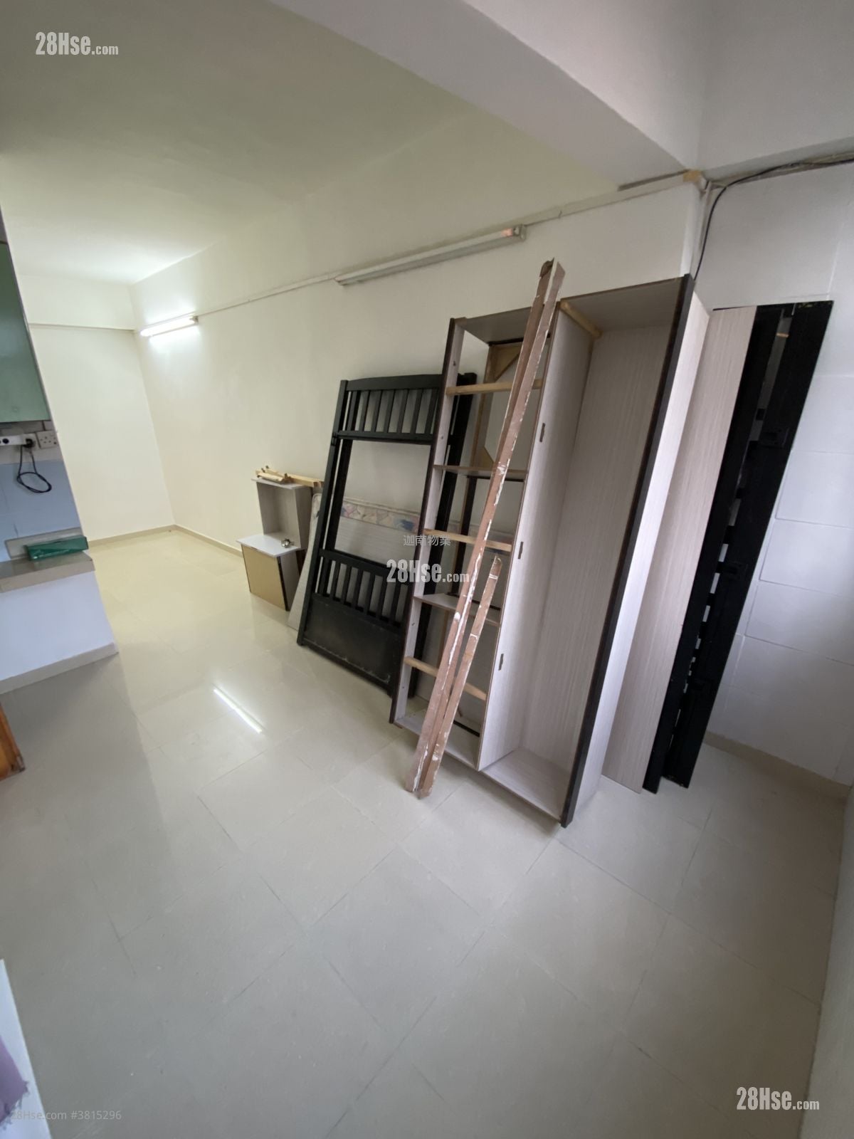 Chinese Mansion Rental 1 Bathroom 190 ft²