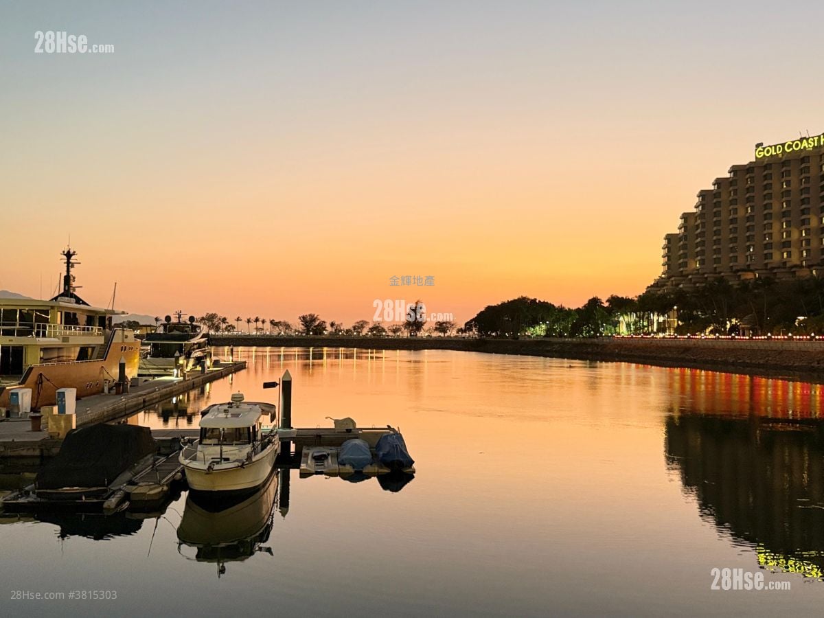 Gold Coast Bay Rental 1 Bedroom , 1 Bathroom 312 ft²