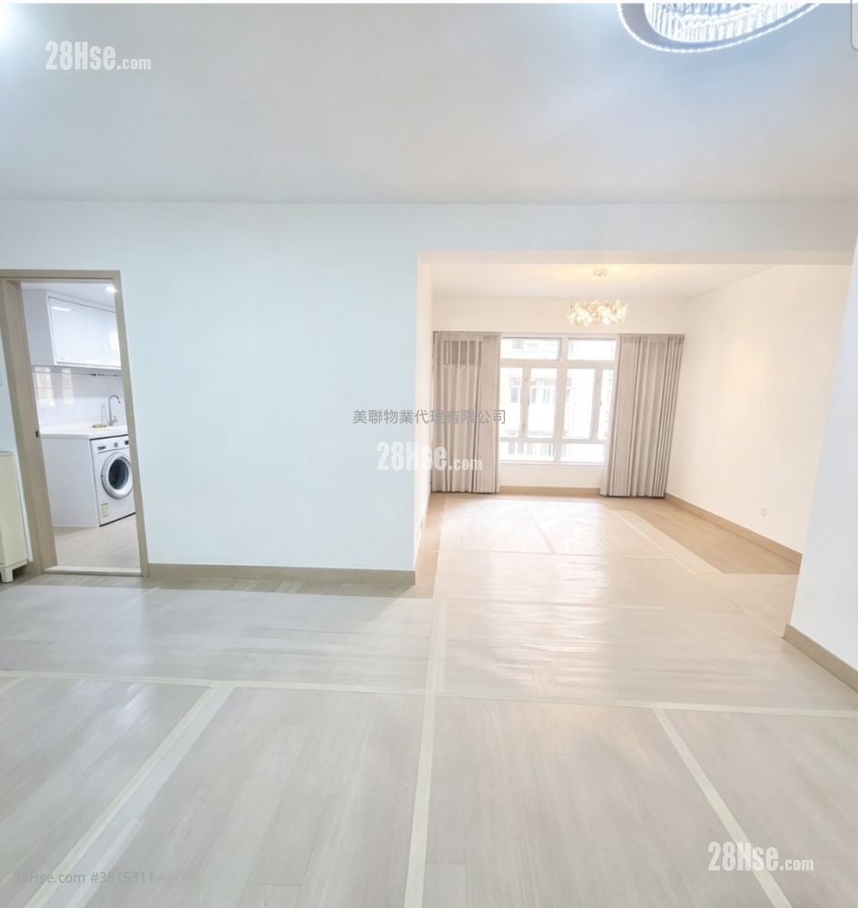 Mei Foo Sun Chuen Sell 3 Bedrooms , 2 Bathrooms 946 ft²