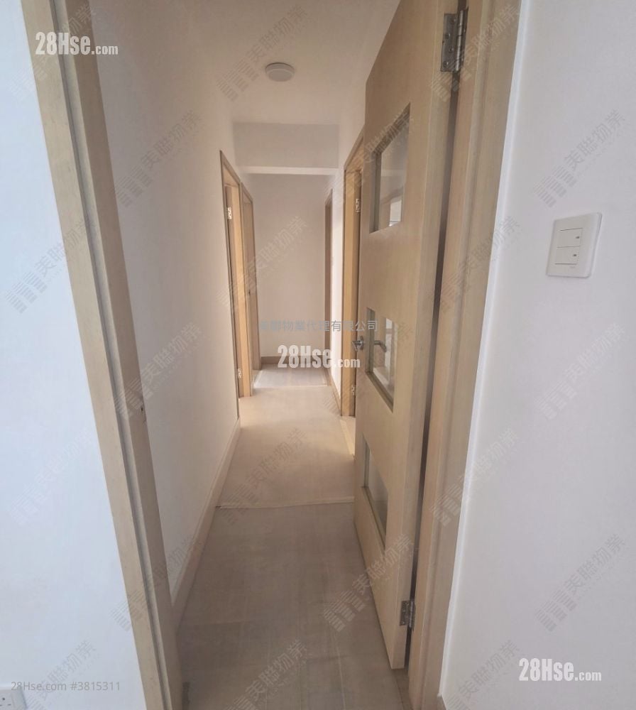 Mei Foo Sun Chuen Sell 3 Bedrooms , 2 Bathrooms 946 ft²