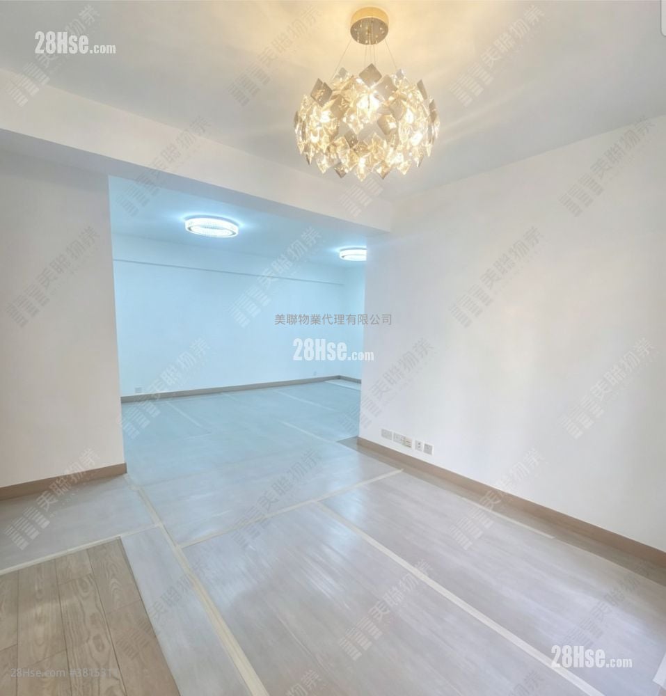 Mei Foo Sun Chuen Sell 3 Bedrooms , 2 Bathrooms 946 ft²