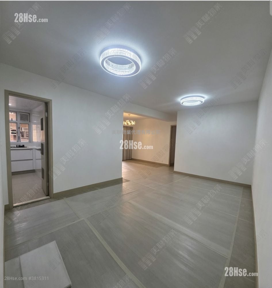 Mei Foo Sun Chuen Sell 3 Bedrooms , 2 Bathrooms 946 ft²