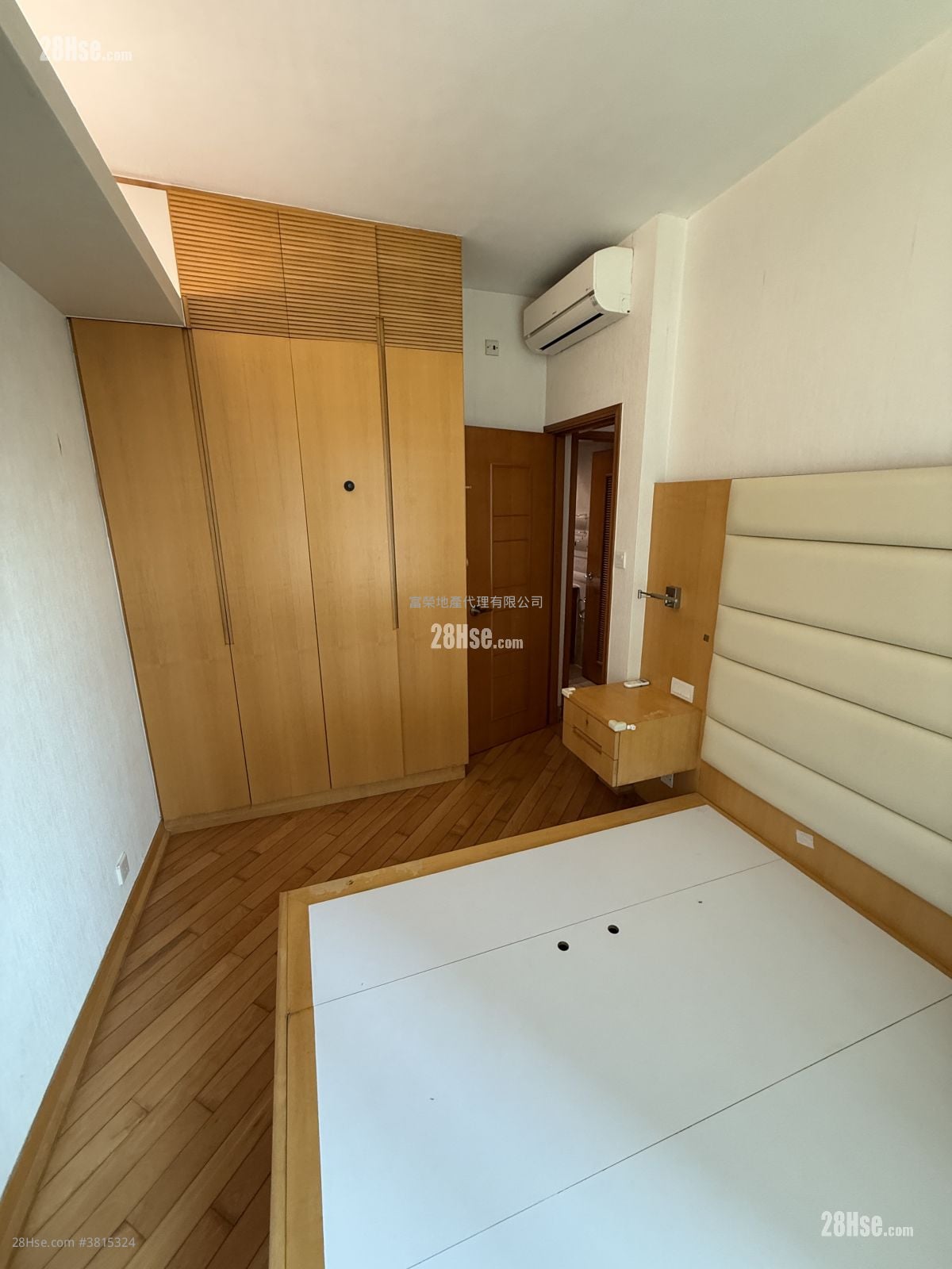 Royal Peninsula Sell 3 Bedrooms , 1 Bathroom 647 ft²