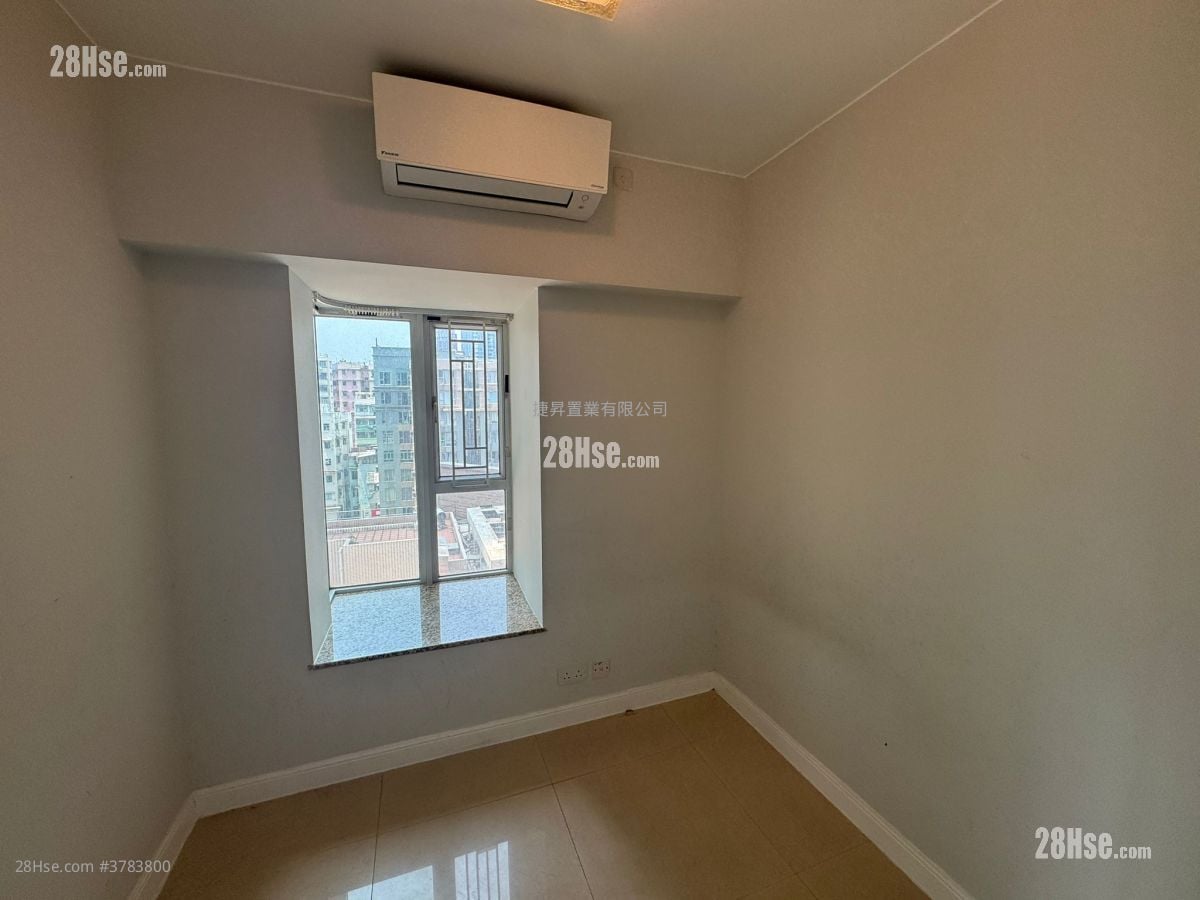 Sky Tower Sell 2 Bedrooms , 1 Bathroom 452 ft²
