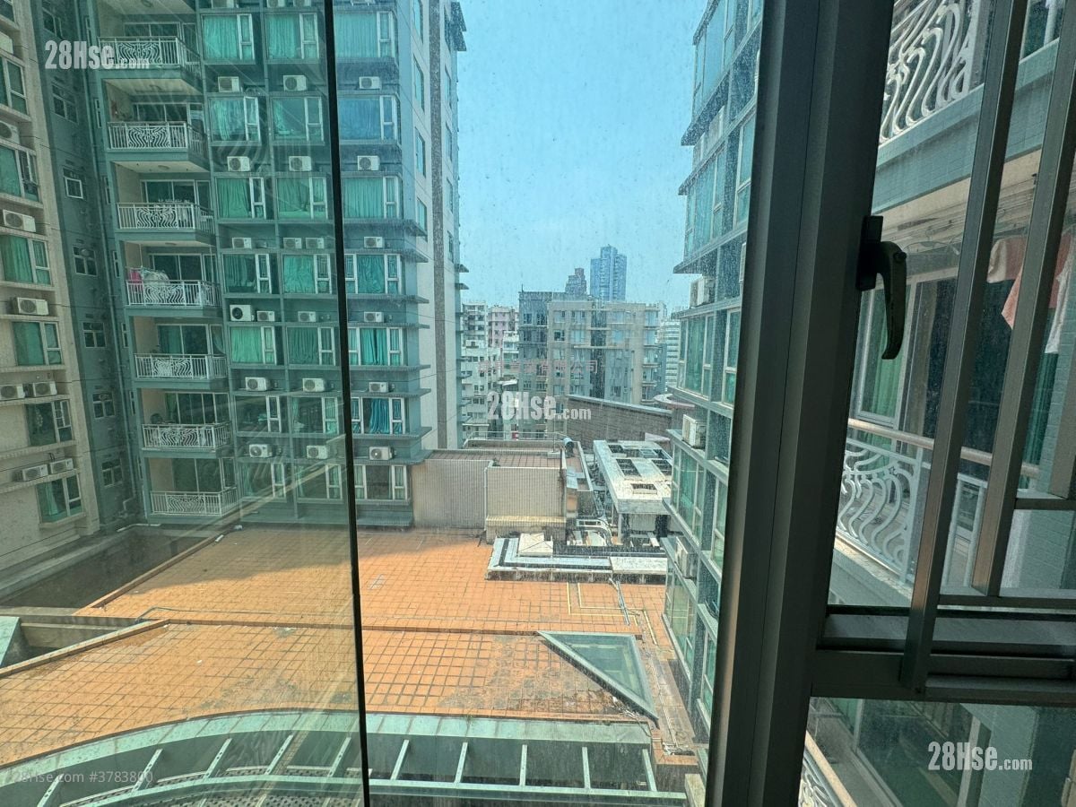 Sky Tower Sell 2 Bedrooms , 1 Bathroom 452 ft²