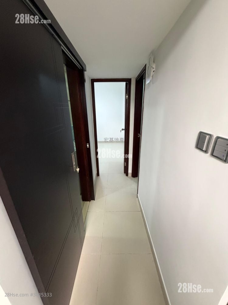 新興花園 租盤 2 房 , 1 浴室 592 平方呎