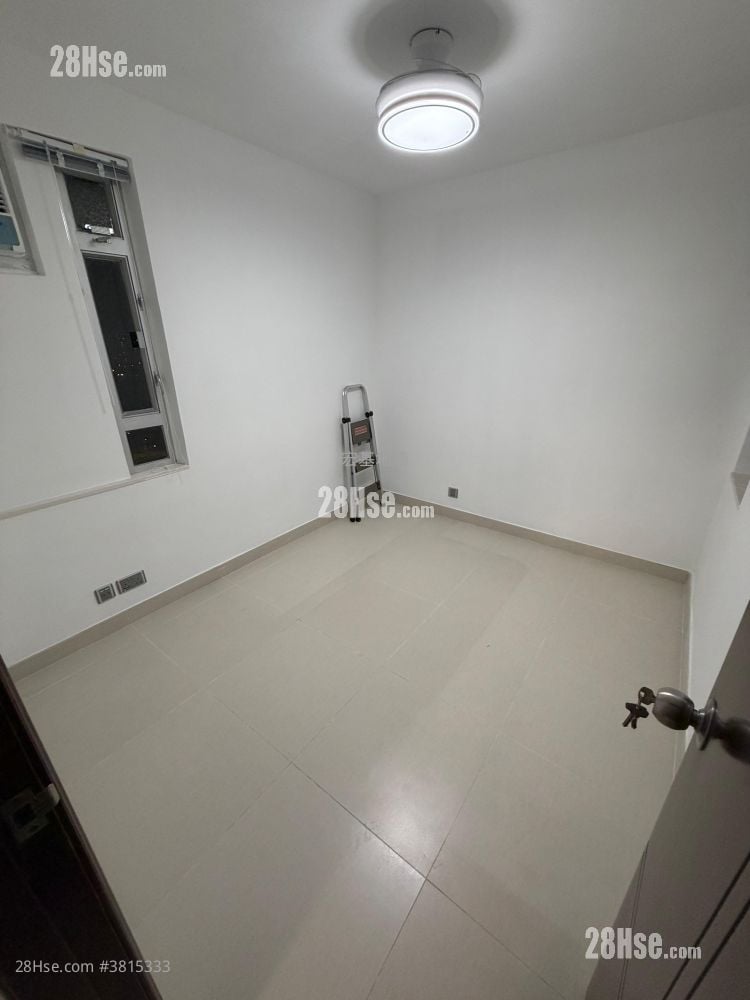 新興花園 租盤 2 房 , 1 浴室 592 平方呎