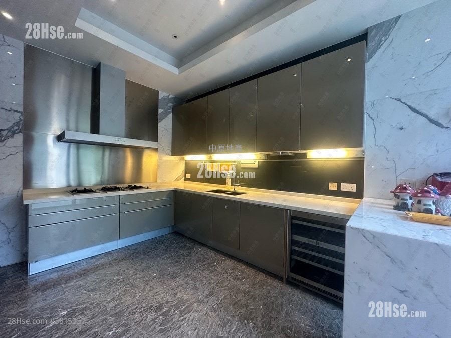 Valais Sell 4 Bedrooms 2,771 ft²