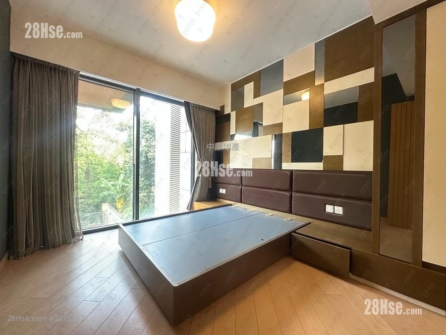 Valais Sell 4 Bedrooms 2,771 ft²