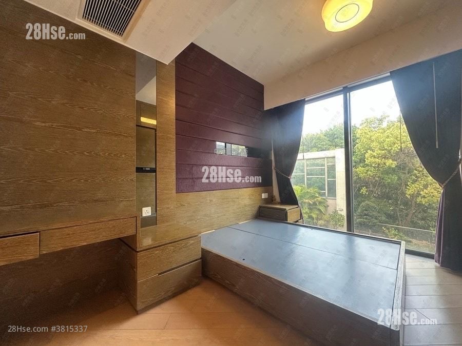 Valais Sell 4 Bedrooms 2,771 ft²