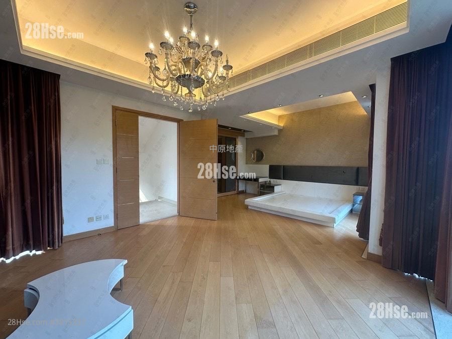 Valais Sell 4 Bedrooms 2,771 ft²