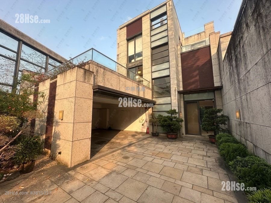 Valais Sell 4 Bedrooms 2,771 ft²