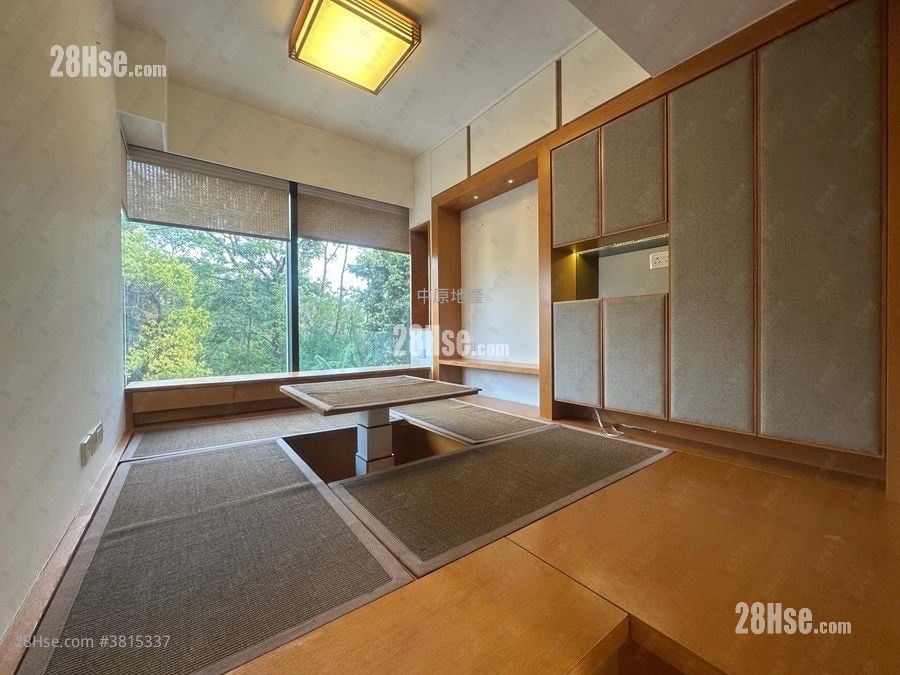 Valais Sell 4 Bedrooms 2,771 ft²