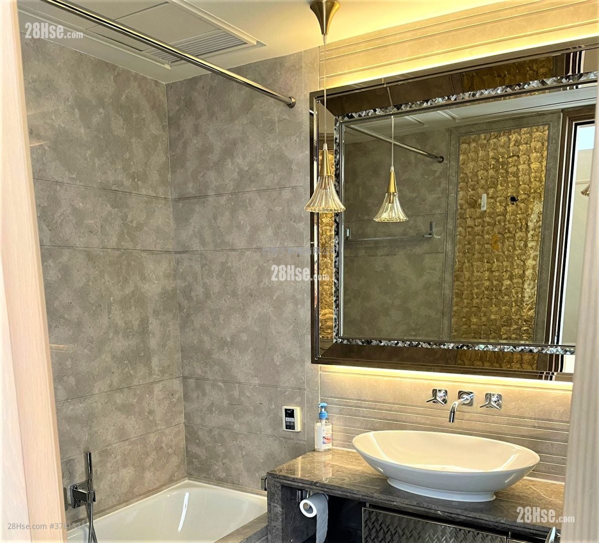 Stars By The Harbour Sell 4 Bedrooms , 3 Bathrooms 1,076 ft²