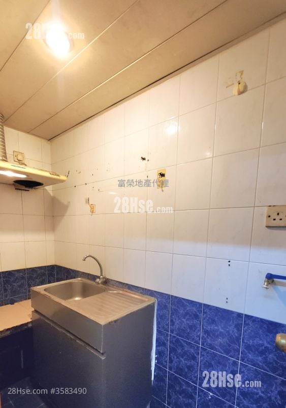 Po On Building  Rental Studio , 1 Bathroom 150 ft²