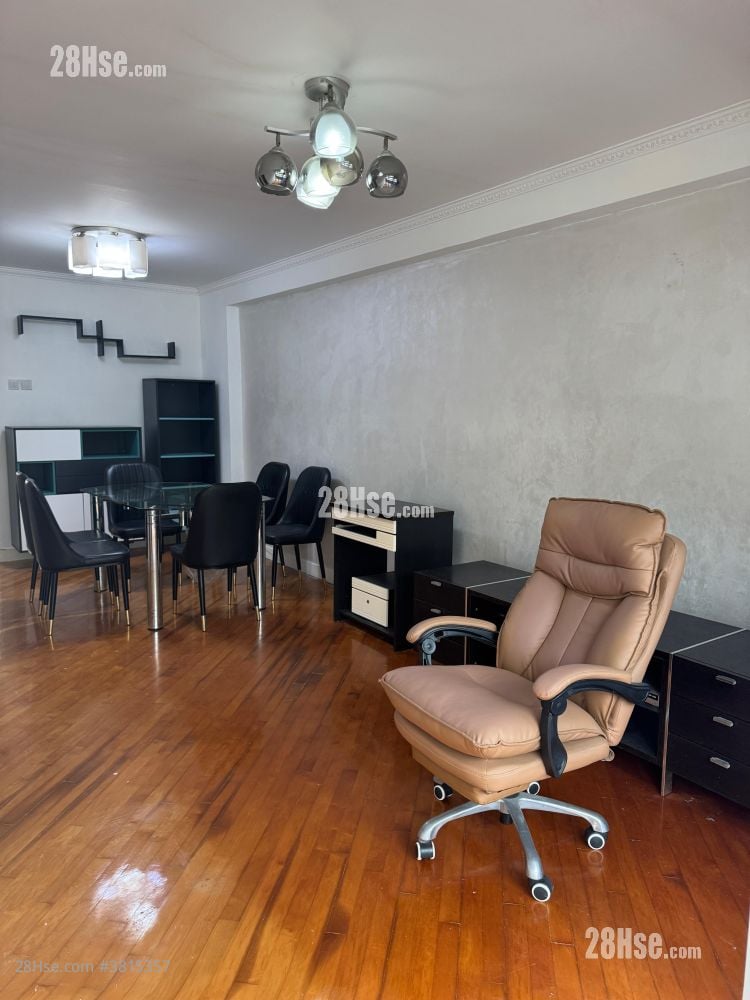 Village Rental 3 Bedrooms , 1 Bathroom 700 ft²