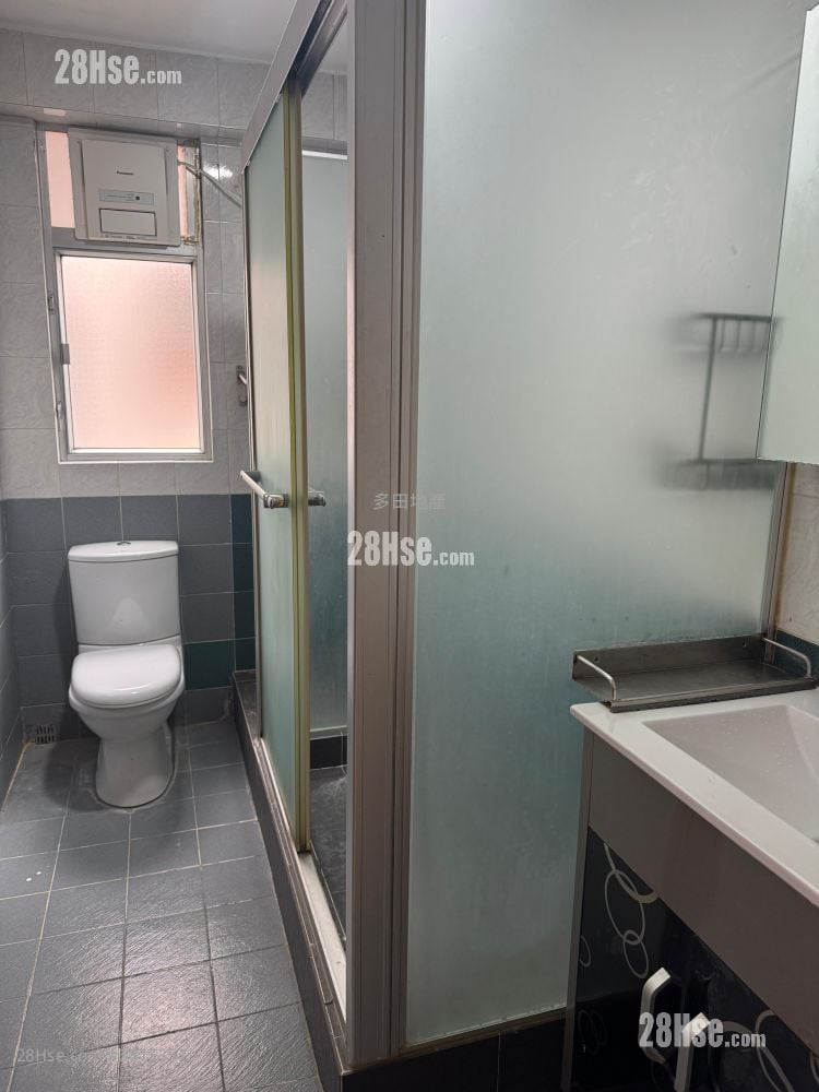 Village Rental 3 Bedrooms , 1 Bathroom 700 ft²