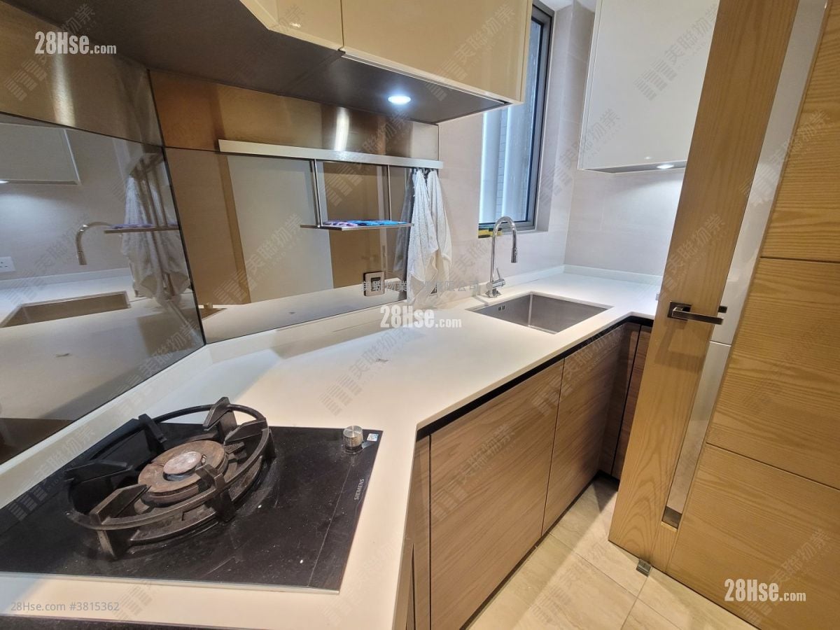 Grand Central Sell 2 Bedrooms , 1 Bathroom 598 ft²