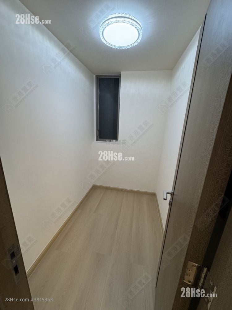 The Austin Rental 3 Bedrooms , 2 Bathrooms 890 ft²