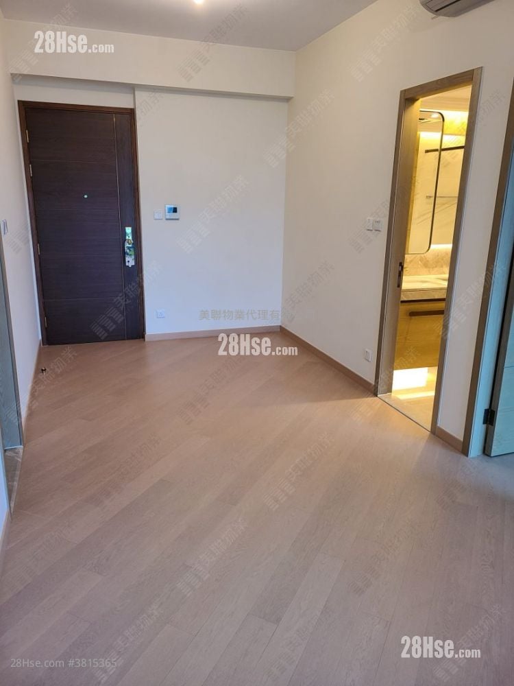 Grand Central Sell 1 Bedroom , 1 Bathroom 460 ft²