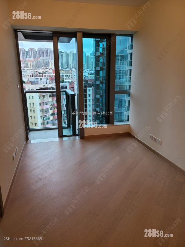 Grand Central Sell 1 Bedroom , 1 Bathroom 460 ft²