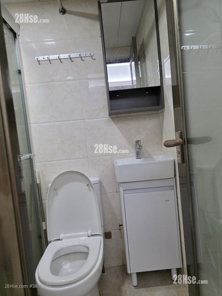 Wing Lee Building Sell 3 Bedrooms , 3 Bathrooms 643 ft²