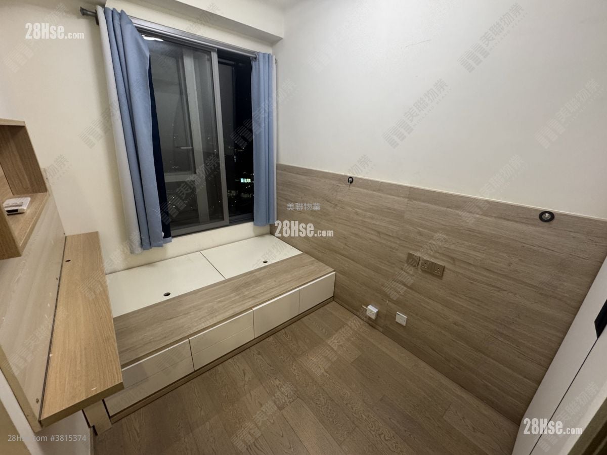 Aurora Sell 4 Bedrooms , 2 Bathrooms 644 ft²