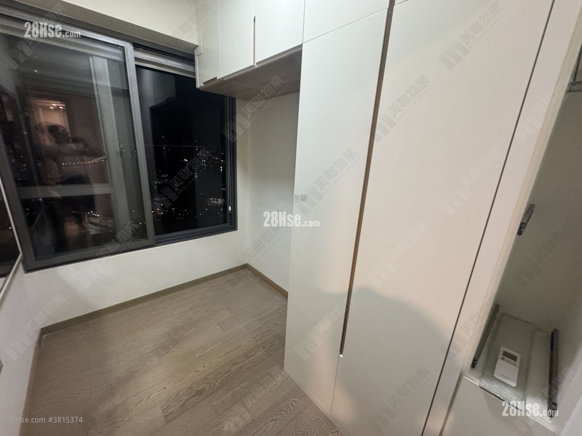 Aurora Sell 4 Bedrooms , 2 Bathrooms 644 ft²