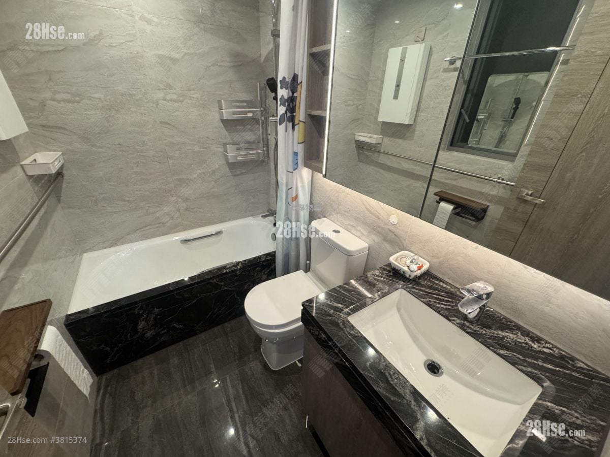 Aurora Sell 4 Bedrooms , 2 Bathrooms 644 ft²