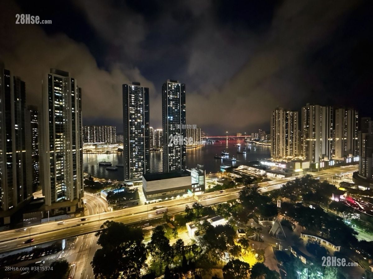 Aurora Sell 4 Bedrooms , 2 Bathrooms 644 ft²