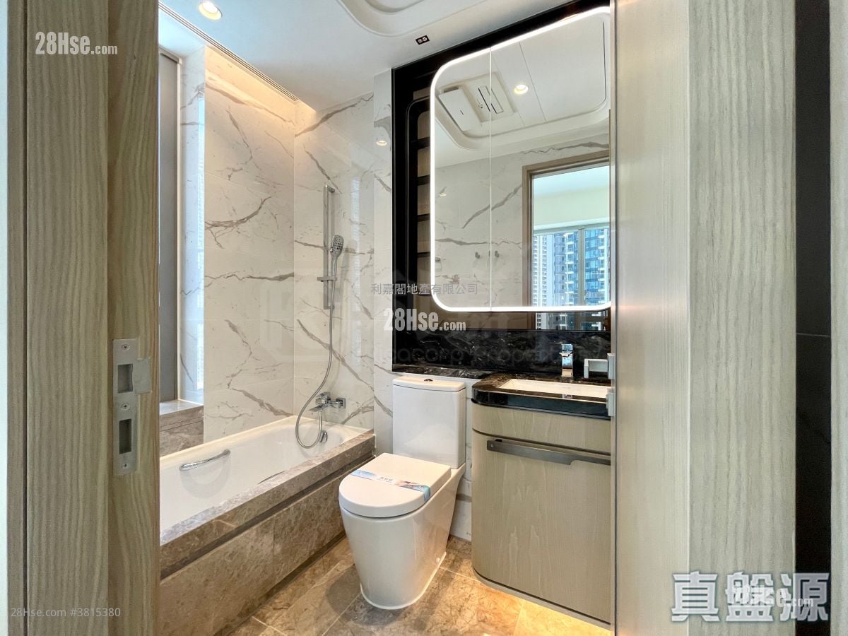 Villa Garda Ii Rental 3 Bedrooms , 2 Bathrooms 719 ft²