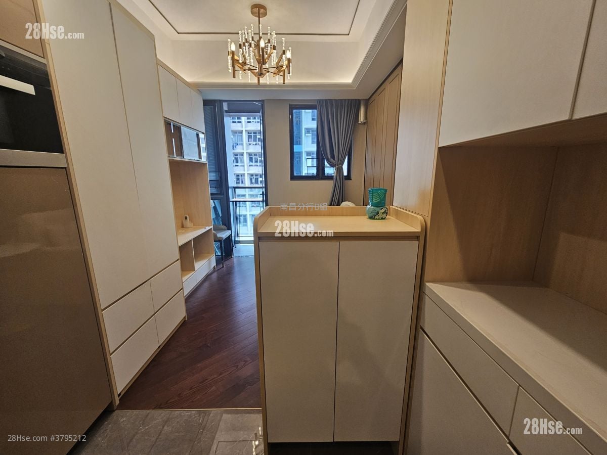 睿峰 租盘 开放式间隔 , 1 浴室 244 平方尺