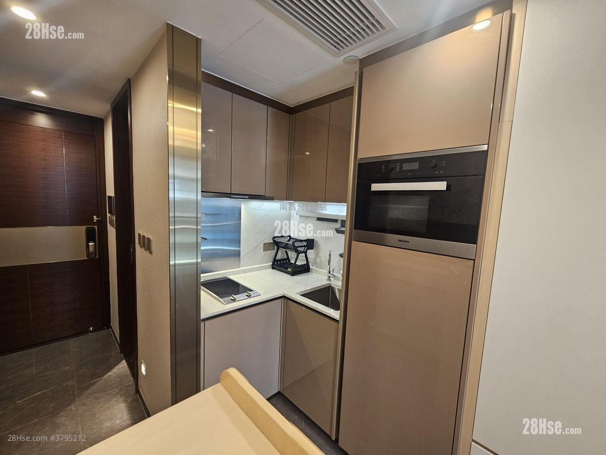 睿峰 租盘 开放式间隔 , 1 浴室 244 平方尺