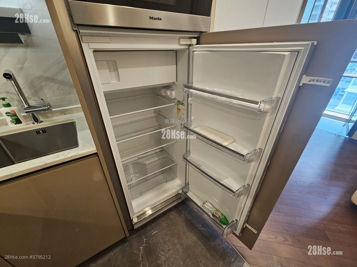 睿峰 租盘 开放式间隔 , 1 浴室 244 平方尺