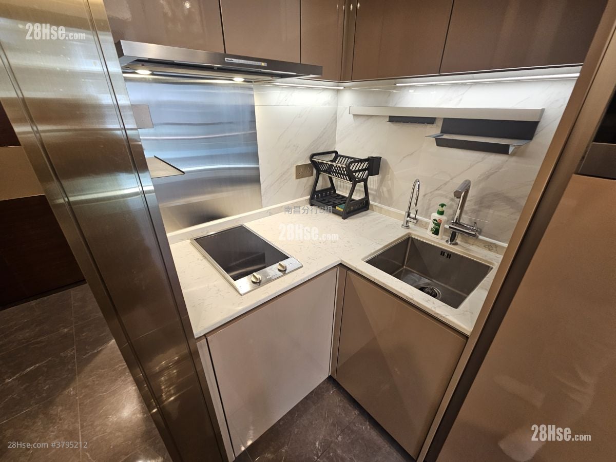 睿峰 租盘 开放式间隔 , 1 浴室 244 平方尺