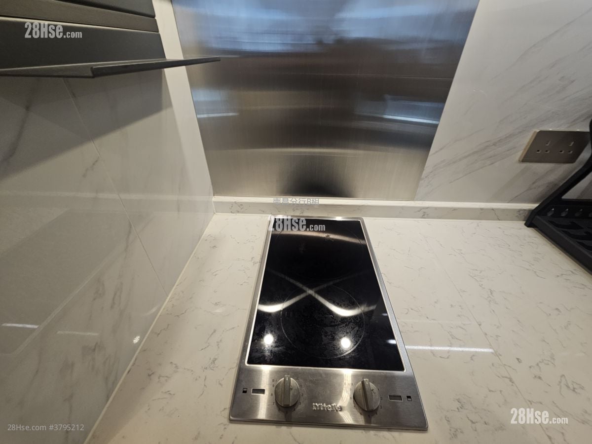 睿峰 租盘 开放式间隔 , 1 浴室 244 平方尺