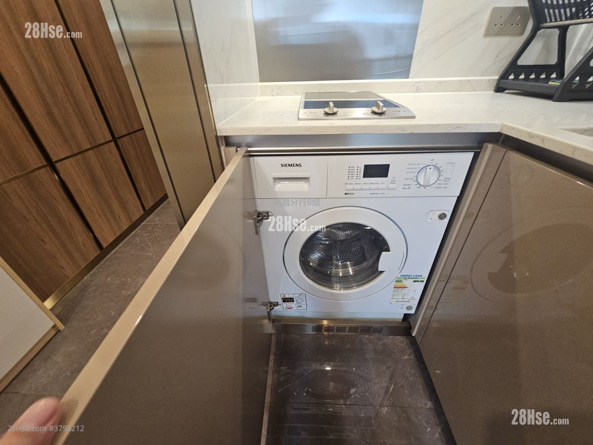 睿峰 租盘 开放式间隔 , 1 浴室 244 平方尺