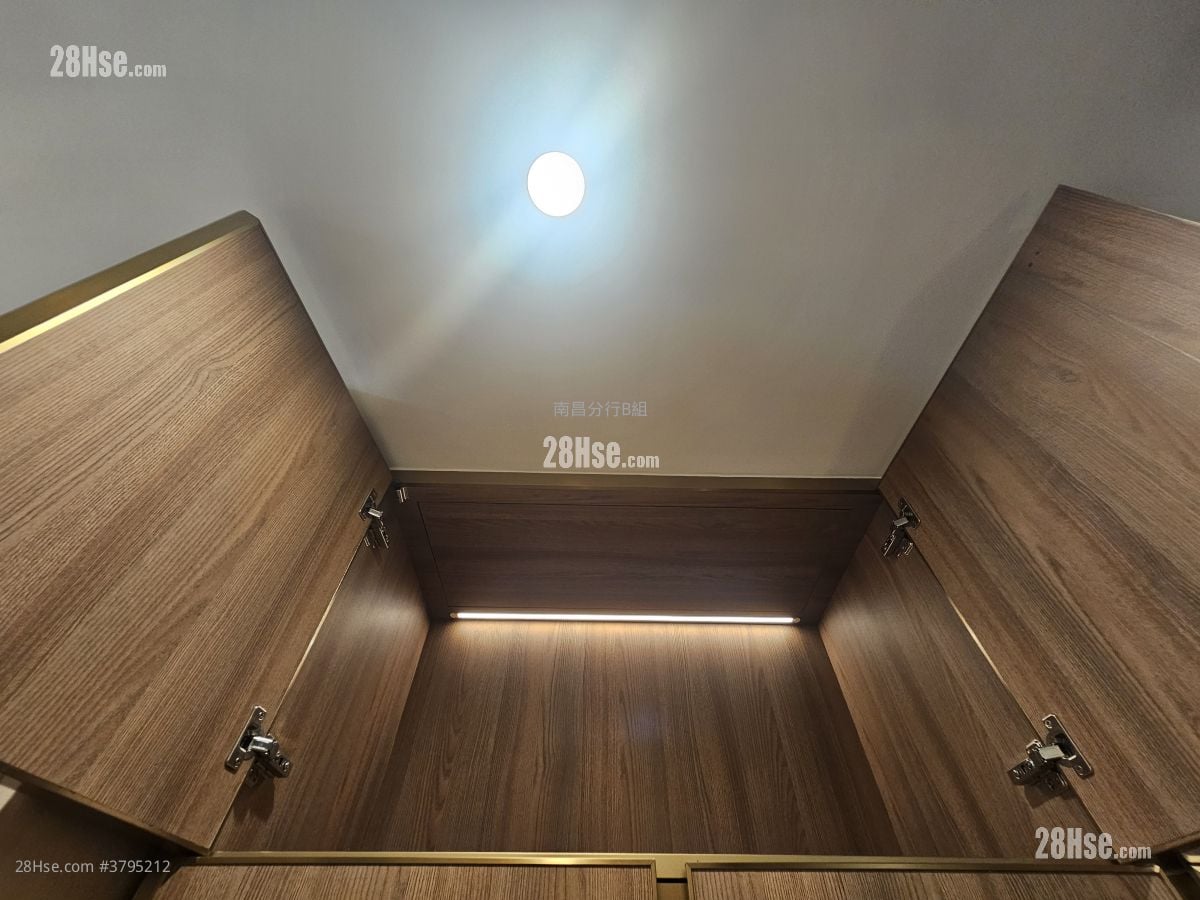 睿峰 租盘 开放式间隔 , 1 浴室 244 平方尺